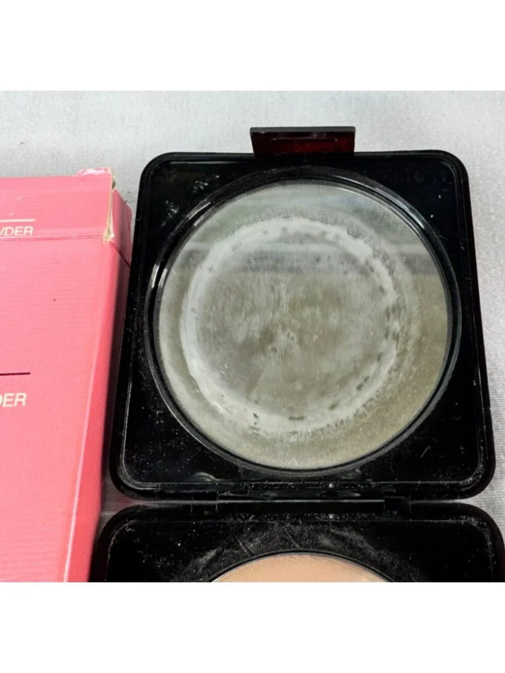 New Revlon Love Pat Moisturizing Pressed Powder W/ Puff 4 Oz Translucent Natural